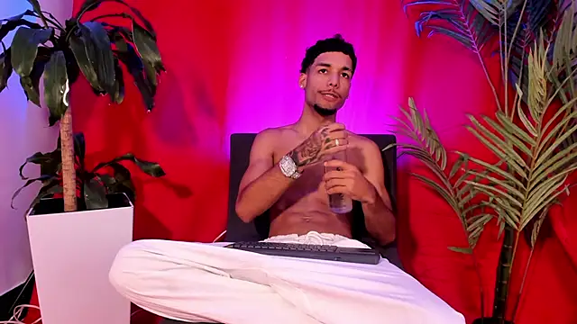 Thiagoferreti online show from 25, 4, 2026