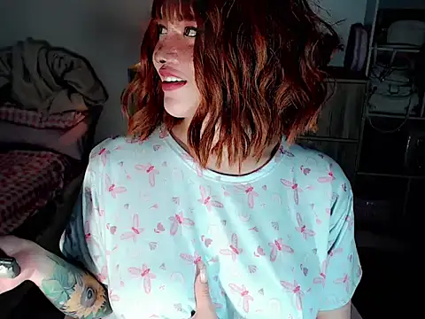 Snapshot of urbaby_monica chatting on 21, 10, 2025 urbaby monica online show from 21, 10, 2025