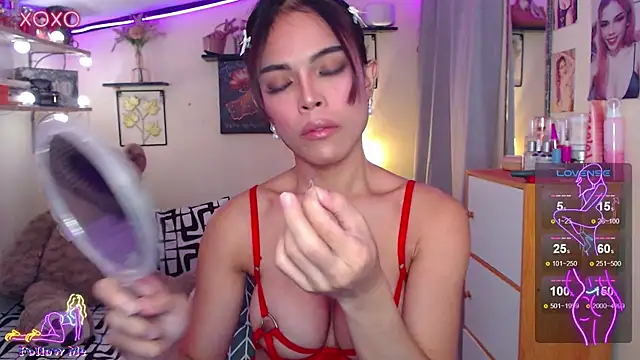 izabella moore online show from 28, 7, 2026