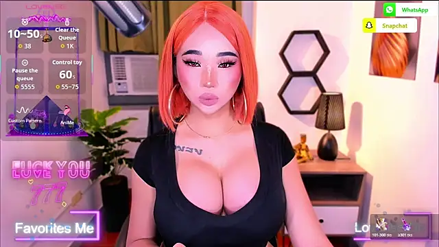 TriciaCumLoader online show from 25, 3, 2026