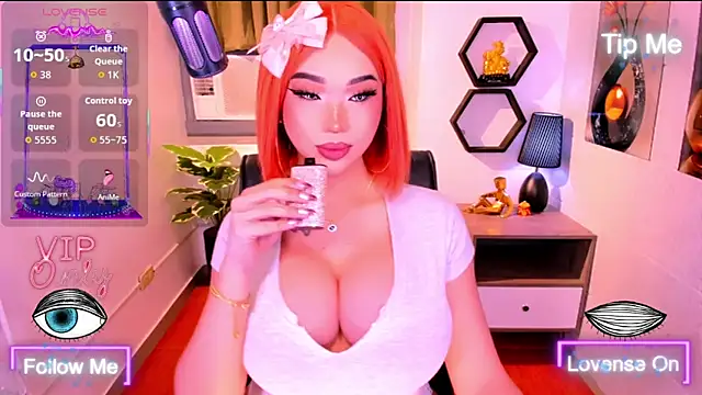 TriciaCumLoader online show from 25, 4, 2026