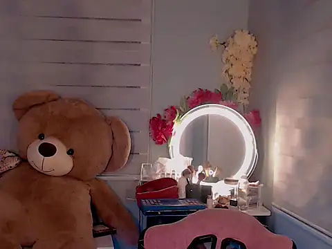 Snapshot of KathRouge chatting on 8, 10, 2025 KathRouge online show from 8, 10, 2025