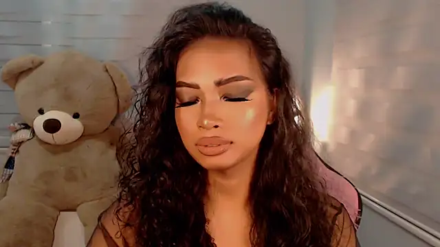 Snapshot of KathRouge chatting on 13, 10, 2025 KathRouge online show from 13, 10, 2025