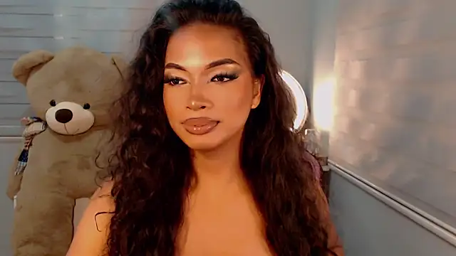 Snapshot of KathRouge chatting on 16, 10, 2025 KathRouge online show from 16, 10, 2025