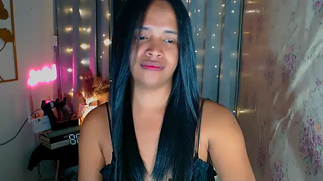 Lorainnelustts online show from 13, 2, 2026