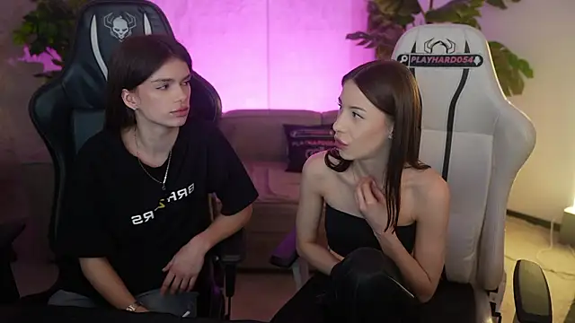 Selena Glow online show from 25, 3, 2026