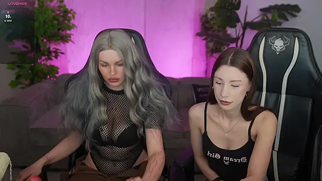 Selena Glow online show from 22, 4, 2026