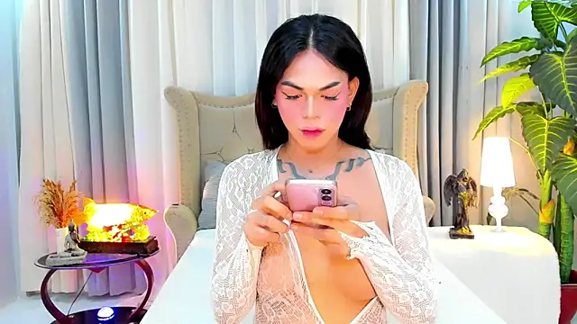 MochaliciousTransOnTop online show from 25, 4, 2026