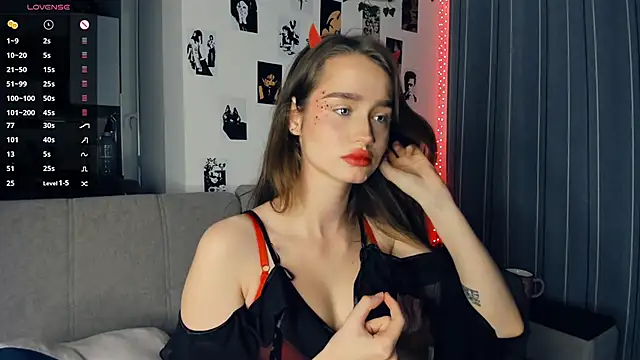 Snapshot of lovelyalivia chatting on 31, 10, 2025 lovelyalivia online show from 31, 10, 2025