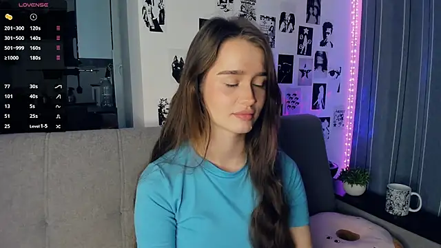 Snapshot of lovelyalivia chatting on 2, 11, 2025 lovelyalivia online show from 2, 11, 2025