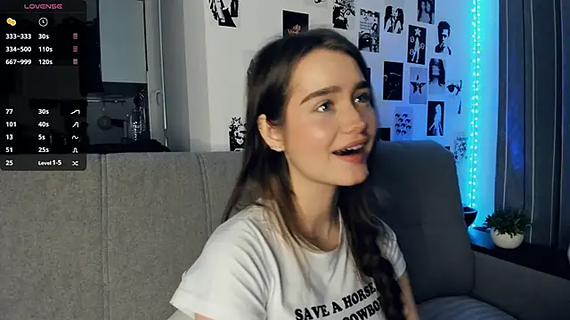 Snapshot of lovelyalivia chatting on 25, 11, 2025 lovelyalivia online show from 25, 11, 2025