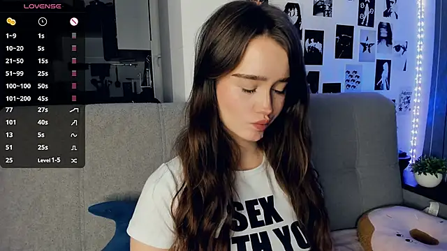 Snapshot of lovelyalivia chatting on 2, 12, 2025 lovelyalivia online show from 2, 12, 2025