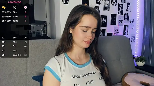 Snapshot of lovelyalivia chatting on 3, 12, 2025 lovelyalivia online show from 3, 12, 2025