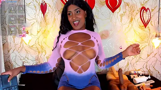 NAOMY COOPER online show from 27, 4, 2026