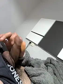 Snapshot of Franmrd95 chatting on 8, 3, 2026 Franmrd95 online show from 8, 3, 2026