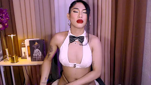 Snapshot of Megan_sativa chatting on 21, 11, 2025 Megan sativa online show from 21, 11, 2025