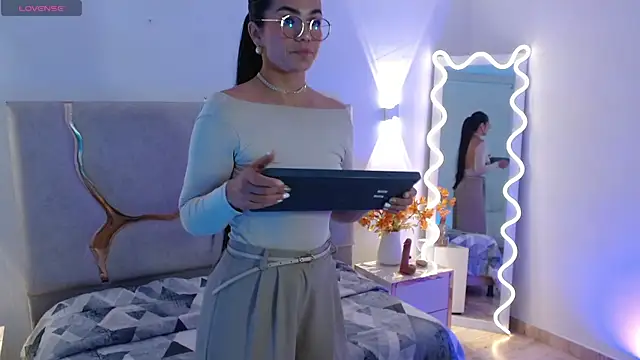 Rosalind tay online show from 14, 11, 2025