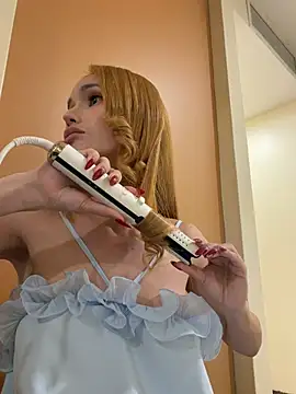 surprisecockmia online show from 10, 4, 2026