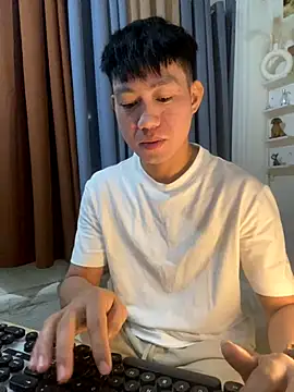 Snapshot of xshyboyx chatting on 26, 10, 2025 xshyboyx online show from 26, 10, 2025