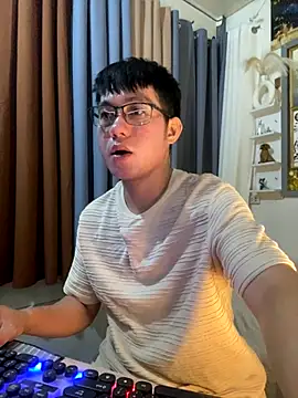 Snapshot of xshyboyx chatting on 1, 12, 2025 xshyboyx online show from 1, 12, 2025