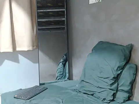 Snapshot of Natsboii chatting on 8, 6, 2026 Natsboii online show from 8, 6, 2026