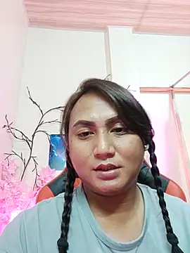 Snapshot of hella_queen chatting on 14, 1, 2026 hella queen online show from 14, 1, 2026