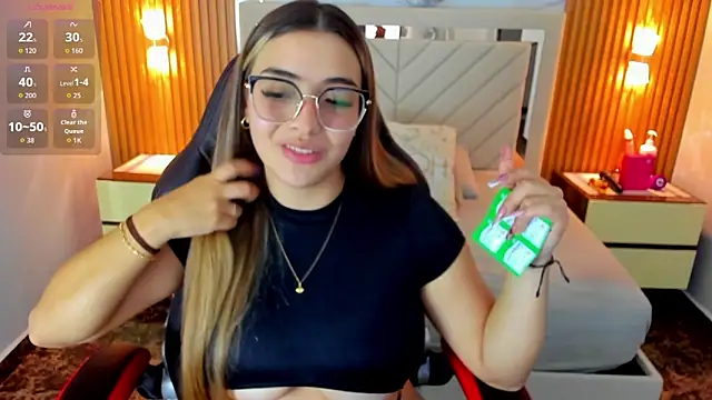 Snapshot of KYLIE_JONES6 chatting on 13, 9, 2025 KYLIE JONES6 online show from 13, 9, 2025