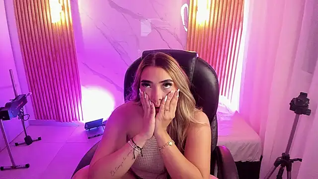 KYLIE JONES6 online show from 21, 4, 2026
