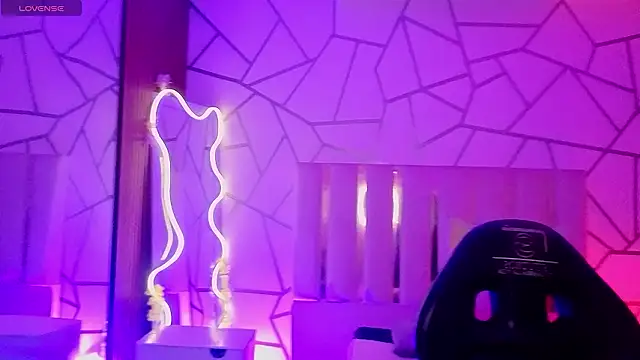 LIHIAN TAY online show from 30, 3, 2026