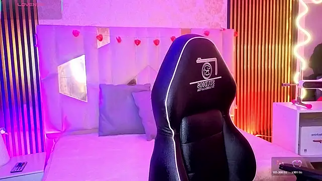 LIHIAN TAY online show from 21, 4, 2026