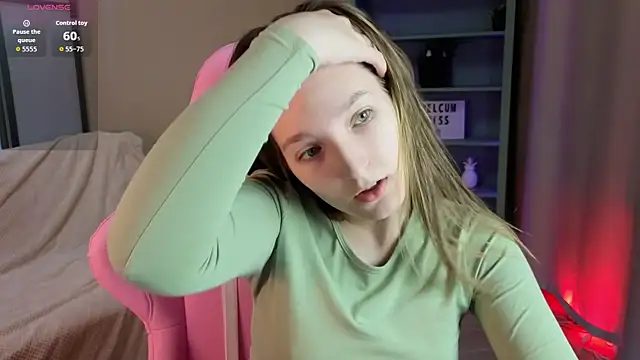 Snapshot of Mia_Myles chatting on 21, 9, 2025 Mia Myles online show from 21, 9, 2025