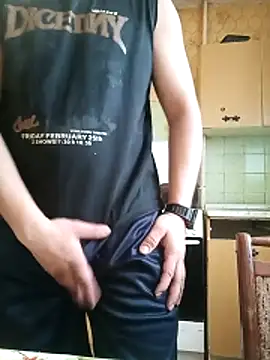 Snapshot of Llovlyboyyyy12 chatting on 9, 3, 2026 Llovlyboyyyy12 online show from 9, 3, 2026