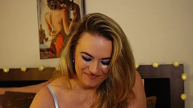 Snapshot of TanyaJade888 chatting on 15, 10, 2025 TanyaJade888 online show from 15, 10, 2025