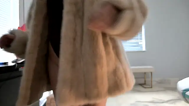 Snapshot of foxyroxymilf chatting on 17, 11, 2025 foxyroxymilf online show from 17, 11, 2025