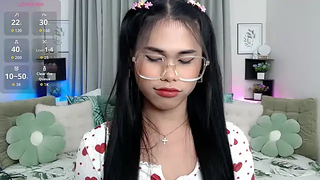 Snapshot of PrettyBlythes_TS chatting on 13, 10, 2025 PrettyBlythes TS online show from 13, 10, 2025