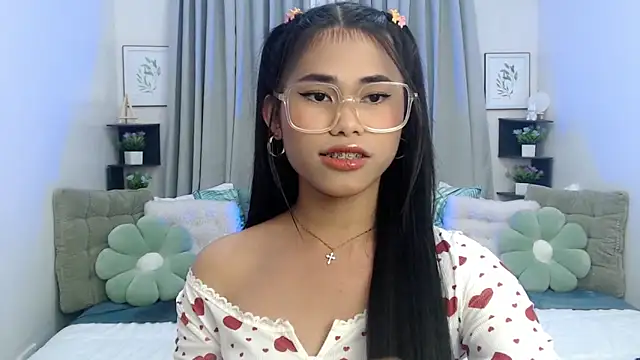 Snapshot of PrettyBlythes_TS chatting on 19, 10, 2025 PrettyBlythes TS online show from 19, 10, 2025