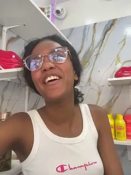 KinkyCutie1 online show from 24, 10, 2025