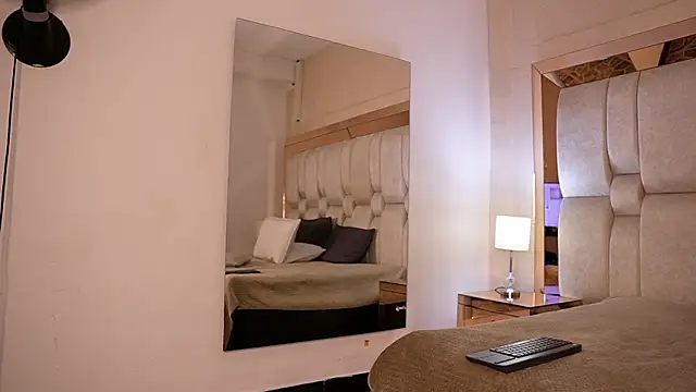 SamantaVazquez online show from 25, 4, 2026