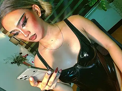 Queen yasii 88 online show from 23, 4, 2026