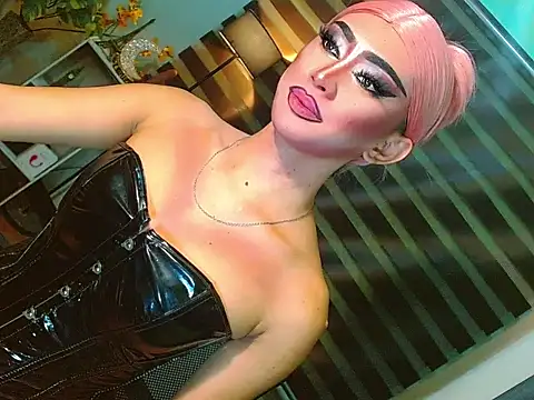 Queen yasii 88 online show from 15, 7, 2026