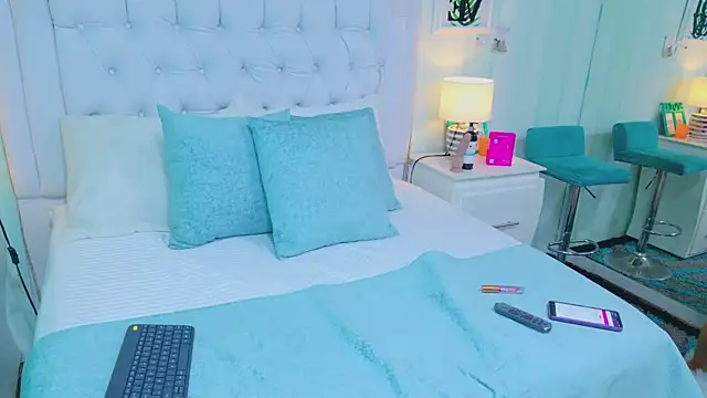 KiimBrooks online show from 3, 10, 2025