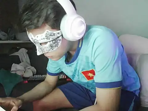 boyhigh1997 online show from 28, 4, 2026