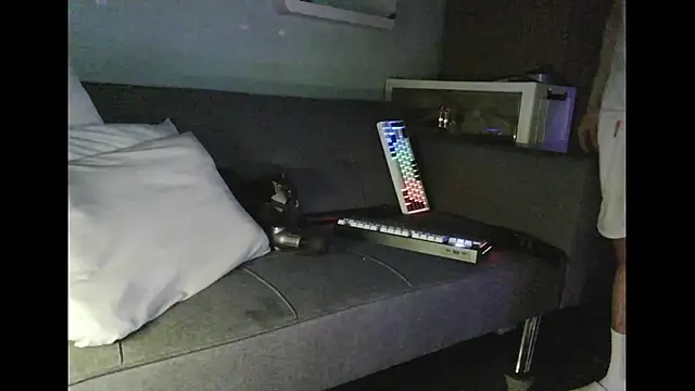 Snapshot of boyhigh1997 chatting on 2, 6, 2026 boyhigh1997 online show from 2, 6, 2026