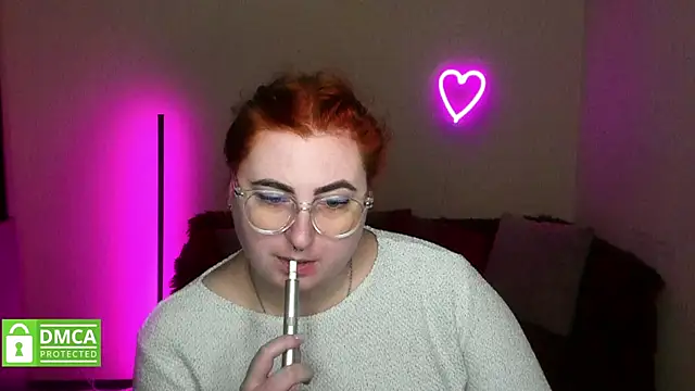 Snapshot of Alicia_love00 chatting on 2, 11, 2025 Alicia love00 online show from 2, 11, 2025