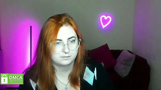 Snapshot of Alicia_love00 chatting on 11, 11, 2025 Alicia love00 online show from 11, 11, 2025