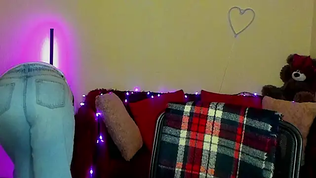 Alicia love00 online show from 24, 4, 2026