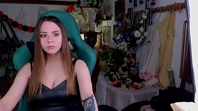 Snapshot of IvoryWood_ chatting on 28, 10, 2025 IvoryWood online show from 28, 10, 2025