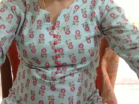 CHAMELI4747 online show from 26, 4, 2026