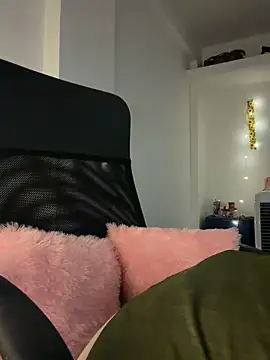 Snapshot of luv_johrrra chatting on 18, 6, 2026 luv johrrra online show from 18, 6, 2026