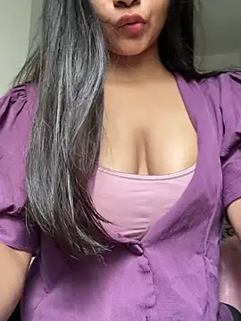 Snapshot of luv_johrrra chatting on 17, 7, 2026 luv johrrra online show from 17, 7, 2026